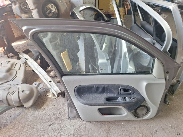bontott RENAULT CLIO II Bal első Ajtó (Részeivel)