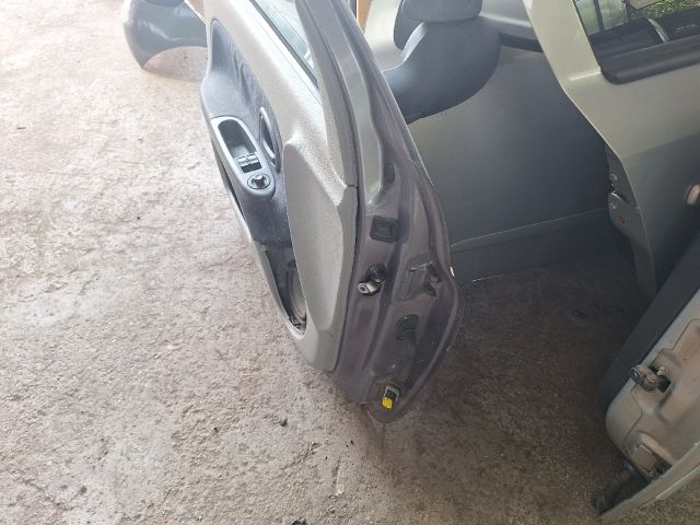 bontott RENAULT CLIO II Bal első Ajtó (Részeivel)