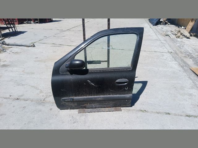 bontott RENAULT CLIO II Bal első Ajtó (Üres lemez)