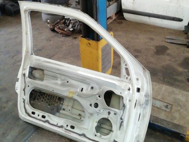 bontott RENAULT CLIO II Bal első Ajtó (Üres lemez)