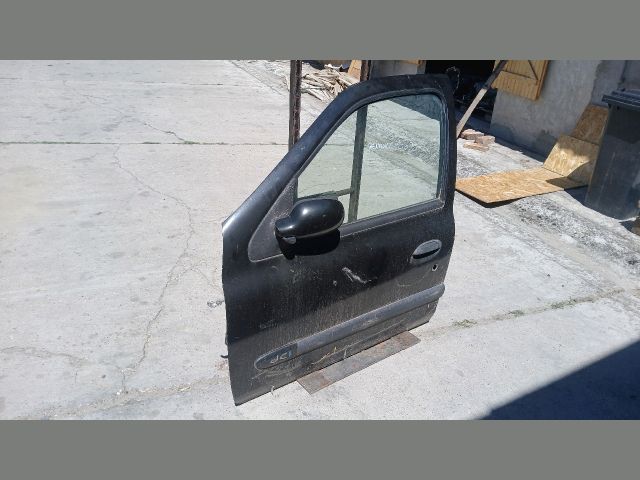 bontott RENAULT CLIO II Bal első Ajtó (Üres lemez)