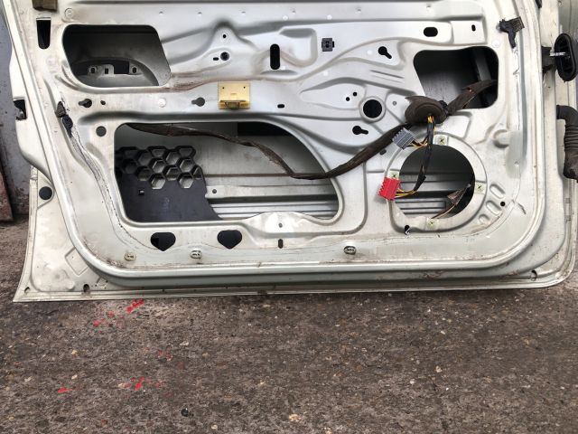 bontott RENAULT CLIO II Bal első Ajtó (Üres lemez)