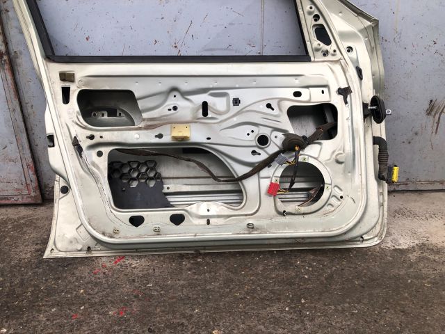 bontott RENAULT CLIO II Bal első Ajtó (Üres lemez)