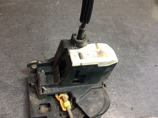 bontott RENAULT CLIO II Bal első Ajtózár