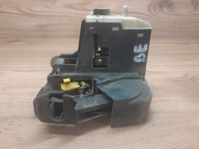 bontott RENAULT CLIO II Bal első Ajtózár