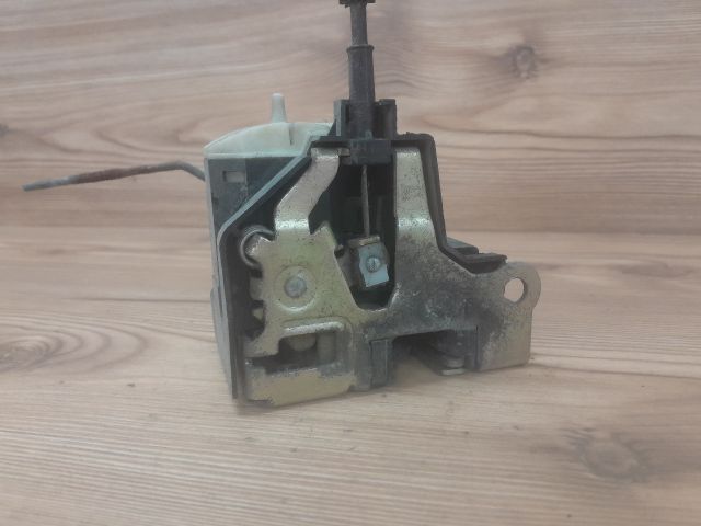 bontott RENAULT CLIO II Bal első Ajtózár