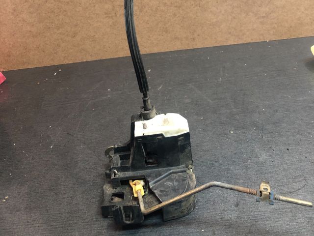 bontott RENAULT CLIO II Bal első Ajtózár