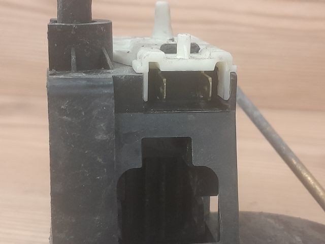 bontott RENAULT CLIO II Bal első Ajtózár