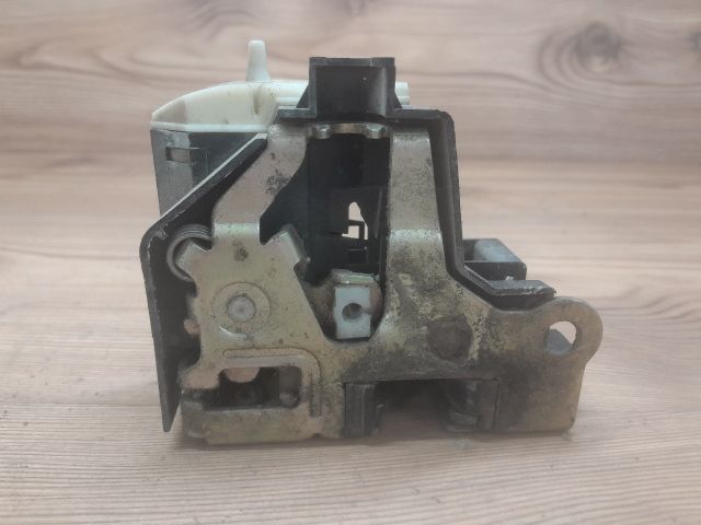 bontott RENAULT CLIO II Bal első Ajtózár