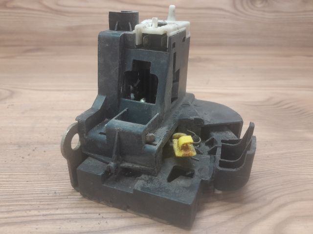 bontott RENAULT CLIO II Bal első Ajtózár