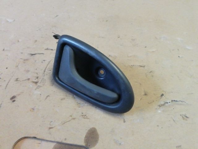 bontott RENAULT CLIO II Bal első Belső Kilincs