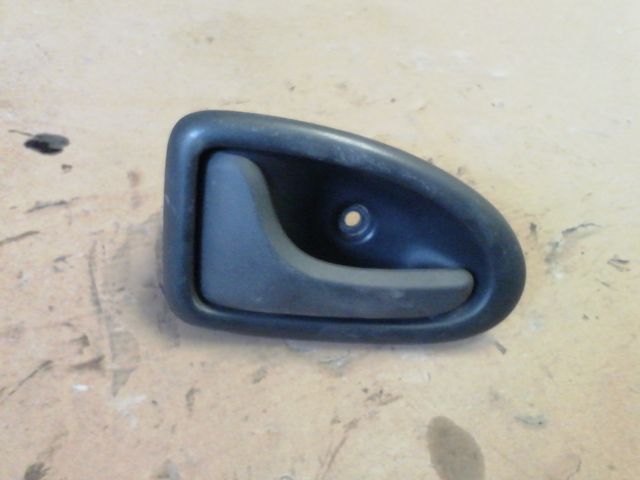 bontott RENAULT CLIO II Bal első Belső Kilincs