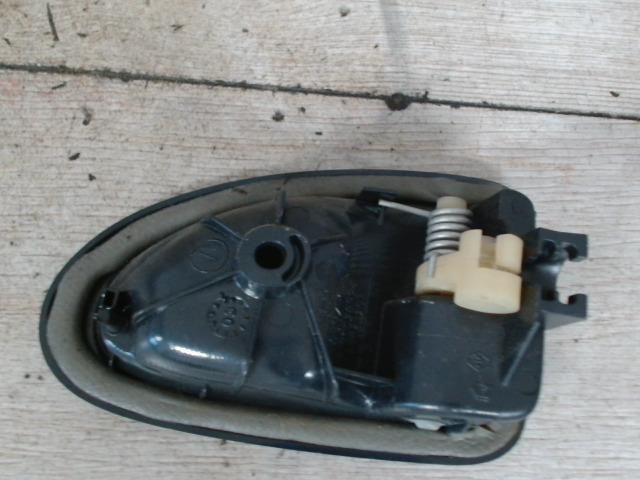 bontott RENAULT CLIO II Bal első Belső Kilincs