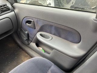 bontott RENAULT CLIO II Bal első Biztonsági Öv