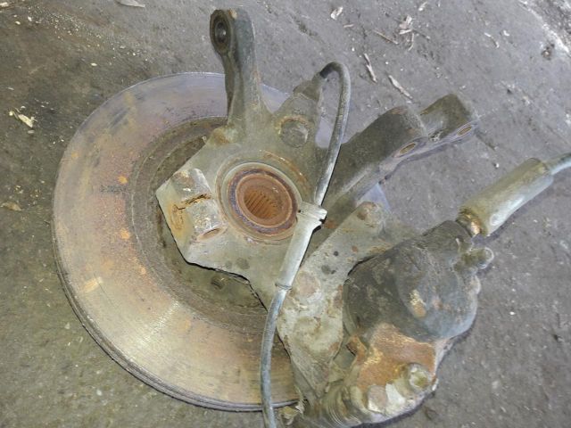 bontott RENAULT CLIO II Bal első Csonkállvány Kerékaggyal