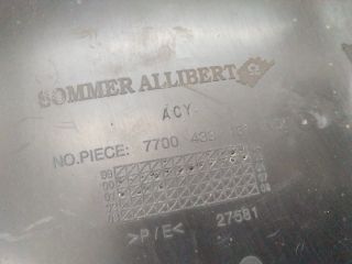 bontott RENAULT CLIO II Bal első Első Dobbetét (Kerékjárati, Műanyag)