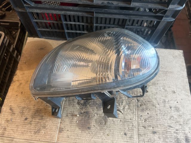 bontott RENAULT CLIO II Bal Fényszóró