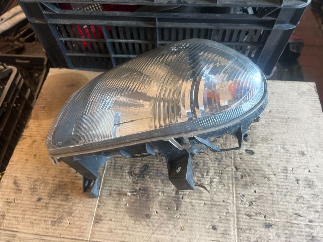 bontott RENAULT CLIO II Bal Fényszóró