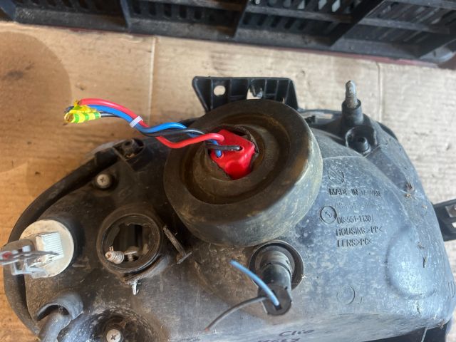 bontott RENAULT CLIO II Bal Fényszóró