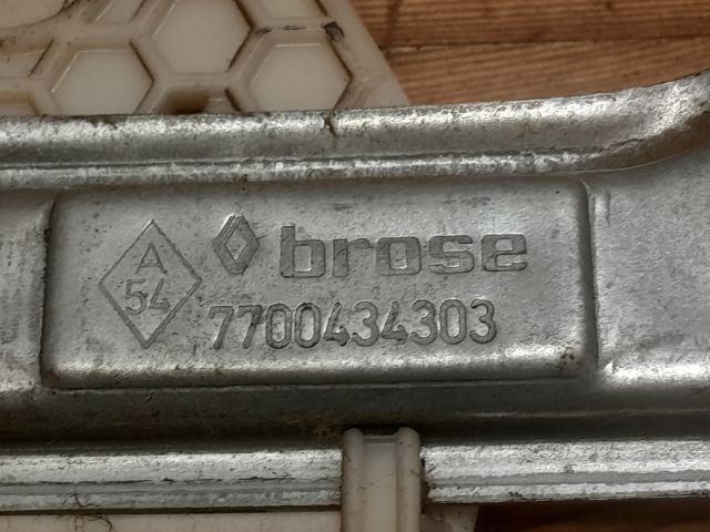 bontott RENAULT CLIO II Bal hátsó Ablakemelő Szerkezet (Mechanikus)