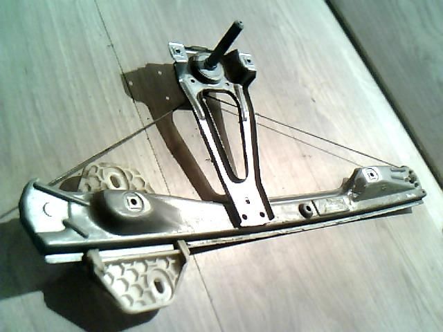 bontott RENAULT CLIO II Bal hátsó Ablakemelő Szerkezet (Mechanikus)