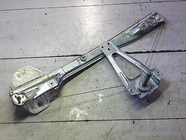 bontott RENAULT CLIO II Bal hátsó Ablakemelő Szerkezet (Mechanikus)