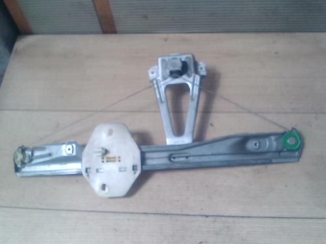 bontott RENAULT CLIO II Bal hátsó Ablakemelő Szerkezet (Mechanikus)