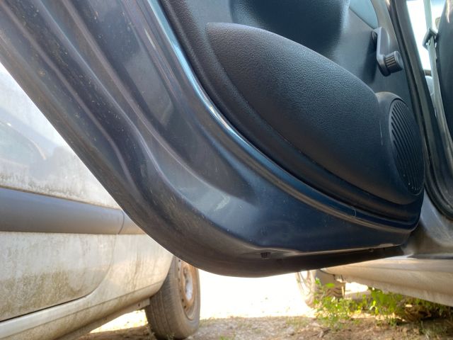 bontott RENAULT CLIO II Bal hátsó Ajtó (Üres lemez)