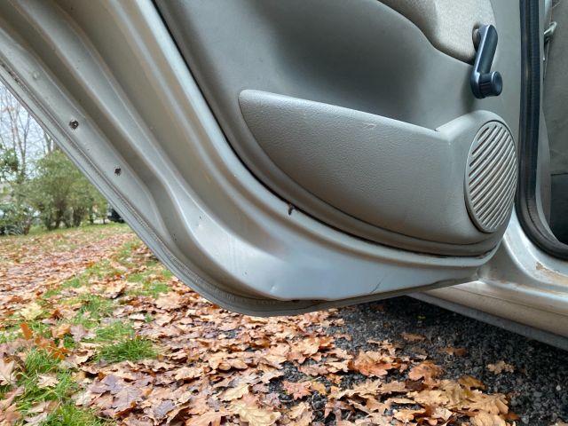 bontott RENAULT CLIO II Bal hátsó Ajtó (Üres lemez)