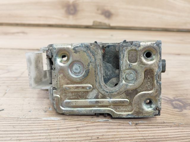 bontott RENAULT CLIO II Bal hátsó Ajtózár