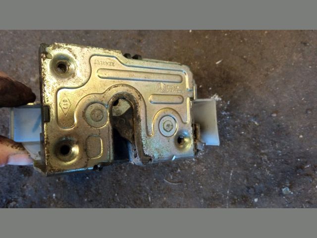 bontott RENAULT CLIO II Bal hátsó Ajtózár