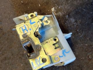 bontott RENAULT CLIO II Bal hátsó Ajtózár