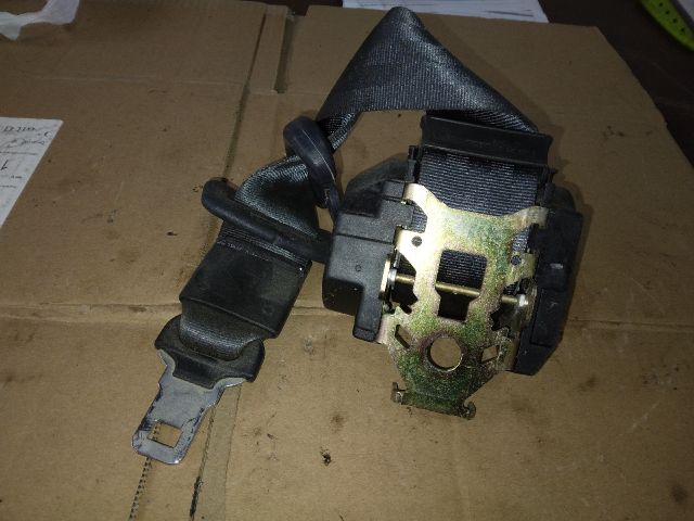 bontott RENAULT CLIO II Bal hátsó Biztonsági Öv