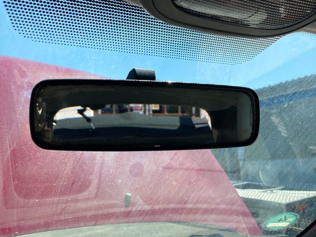bontott RENAULT CLIO II Bal hátsó Dobbetét (Kerékjárati, Műanyag)
