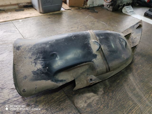 bontott RENAULT CLIO II Bal hátsó Hátsó Dobbetét (Kerékjárati, Műanyag)