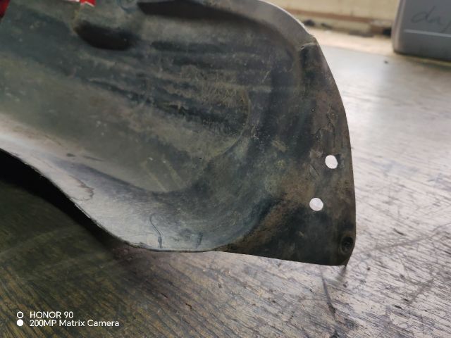 bontott RENAULT CLIO II Bal hátsó Hátsó Dobbetét (Kerékjárati, Műanyag)