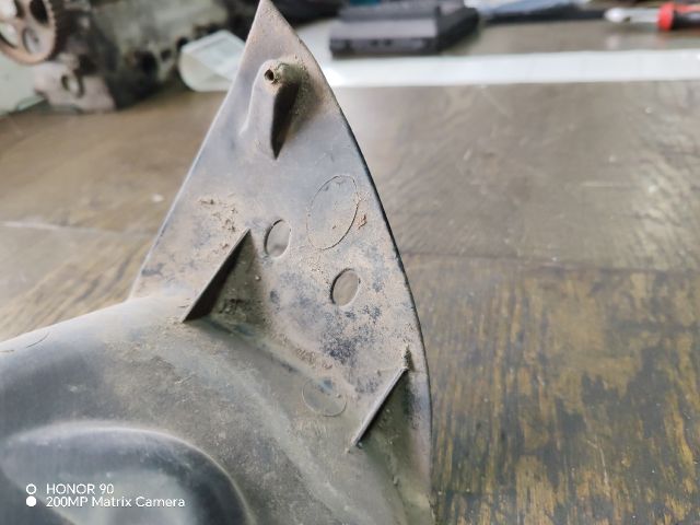 bontott RENAULT CLIO II Bal hátsó Hátsó Dobbetét (Kerékjárati, Műanyag)