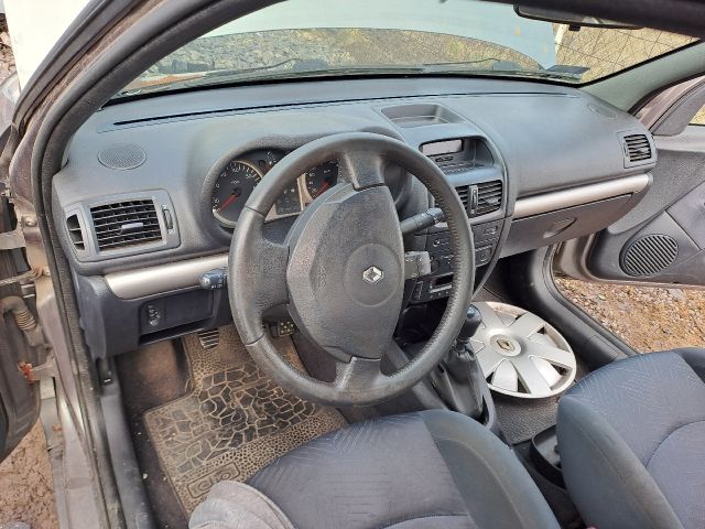 bontott RENAULT CLIO II Bal hátsó Kapaszkodó (Felső)