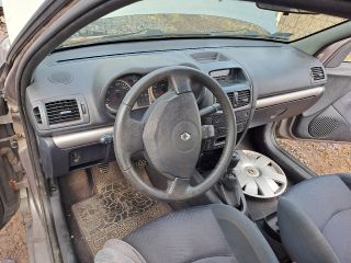 bontott RENAULT CLIO II Bal hátsó Kapaszkodó (Felső)