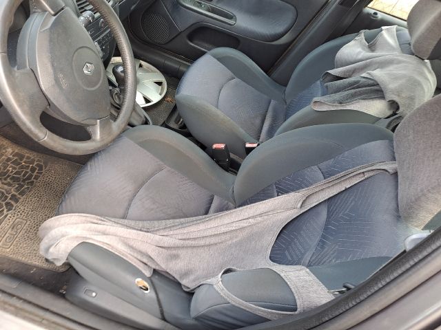 bontott RENAULT CLIO II Bal hátsó Kapaszkodó (Felső)