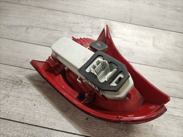 bontott RENAULT CLIO II Bal Hátsó Lámpa