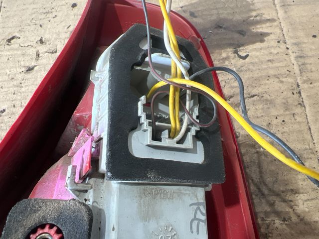 bontott RENAULT CLIO II Bal Hátsó Lámpa