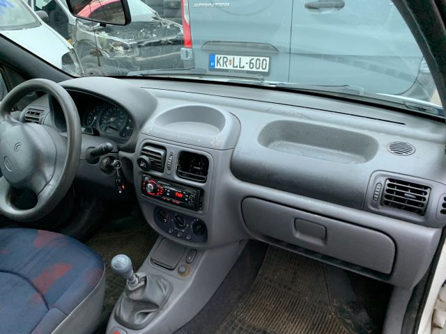 bontott RENAULT CLIO II Bal Hátsó Lámpa