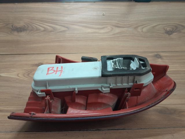 bontott RENAULT CLIO II Bal Hátsó Lámpa