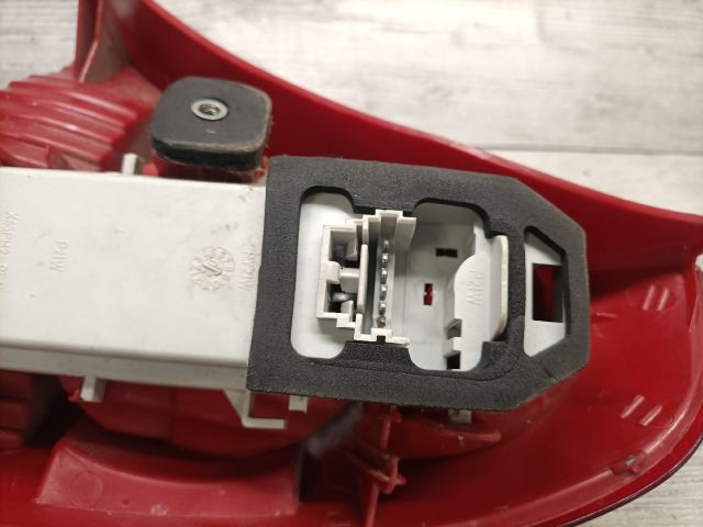 bontott RENAULT CLIO II Bal Hátsó Lámpa