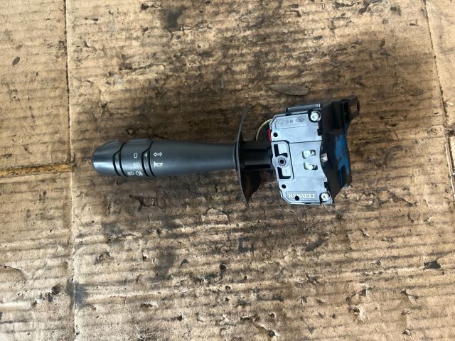 bontott RENAULT CLIO II Bal Kormánykapcsoló Irányjelző