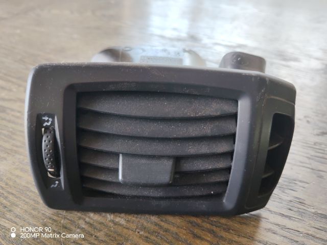 bontott RENAULT CLIO II Bal Szellőző