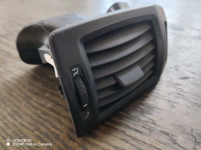 bontott RENAULT CLIO II Bal Szellőző