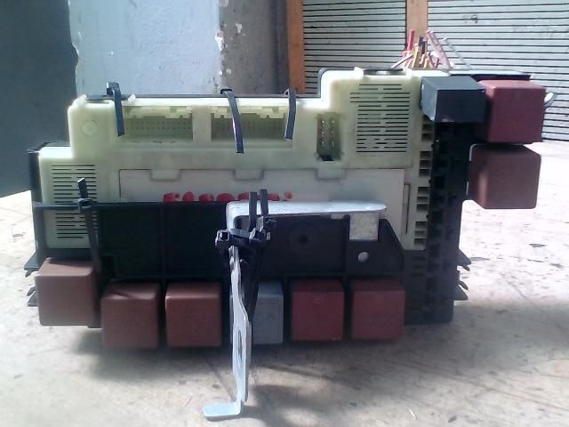 bontott RENAULT CLIO II Biztosítéktábla Utastér