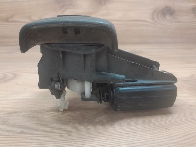 bontott RENAULT CLIO II Csomagtér Nyitó Kar / Gomb